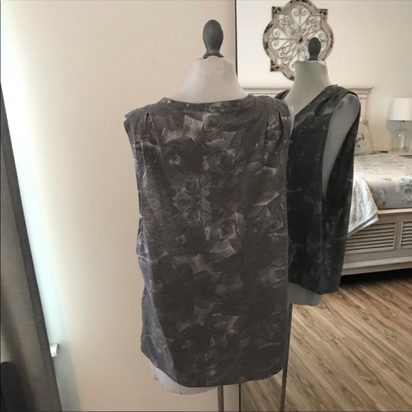Fabletics gray tank top size XXL metallic floral - Picture 5 of 7
